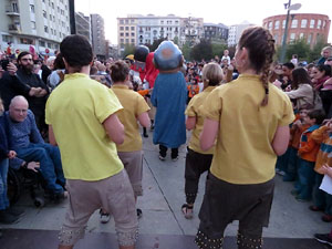Fires 2016. El preg&oacute. Cercavila amb gegants, capgrossos i mules