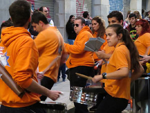 Fires 2016. El preg&oacute. Cercavila amb gegants, capgrossos i mules