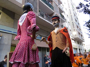 Fires 2016. El preg&oacute. Cercavila amb gegants, capgrossos i mules
