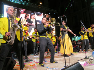 Fires 2016. El preg&oacute. Concert amb Always Drinking Marxing Band