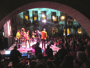 Fires 2016. El preg&oacute. Concert amb Always Drinking Marxing Band