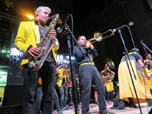 Fires 2016. El preg&oacute. Concert amb Always Drinking Marxing Band