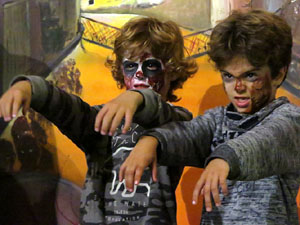 Fires 2016. 5a. Zombie Walk de Girona dins el festival Acocollona't