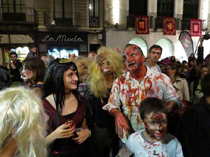 Fires 2016. 5a. Zombie Walk de Girona dins el festival Acocollona't