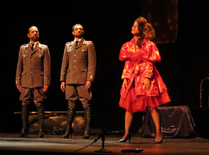 FITAG 2016. Espectacle inaugural. Revolution, de la Cia. I per qu&egrave; no?, de Llan&ccedil;&agrave;