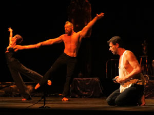 FITAG 2016. Espectacle inaugural. Revolution, de la Cia. I per qu&egrave; no?, de Llan&ccedil;&agrave;