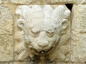 La font de la pla&ccedil;a dels Lledoners