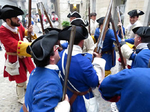 Girona resisteix! Jornades de recreaci&oacute; hist&ograve;rica de la Guerra de Successi&oacute;. Combat al carrer de Bellmirall