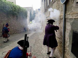 Girona resisteix! Jornades de recreaci&oacute; hist&ograve;rica de la Guerra de Successi&oacute;. Combat al carrer de Bellmirall