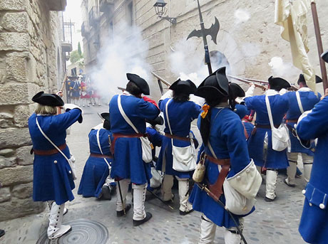 Girona resisteix! Jornades de recreaci&oacute; hist&ograve;rica de la Guerra de Successi&oacute;. Combat al carrer de Bellmirall