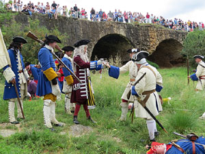 Girona resisteix! Jornades de recreaci&oacute; hist&ograve;rica de la Guerra de Successi&oacute;. Castell de Montju&iuml;c. La capitulaci&oacute;