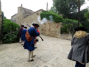 Girona resisteix! Jornades de recreaci&oacute; hist&ograve;rica de la Guerra de Successi&oacute;. Combat al portal de Sant Crist&ograve;fol