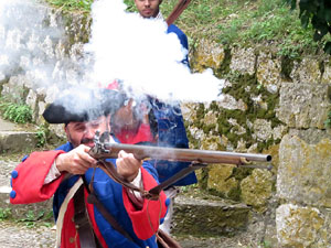 Girona resisteix! Jornades de recreaci&oacute; hist&ograve;rica de la Guerra de Successi&oacute;. Combat al portal de Sant Crist&ograve;fol