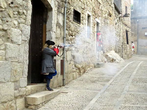 Girona resisteix! Jornades de recreaci&oacute; hist&ograve;rica de la Guerra de Successi&oacute;. Combat al portal de Sant Crist&ograve;fol
