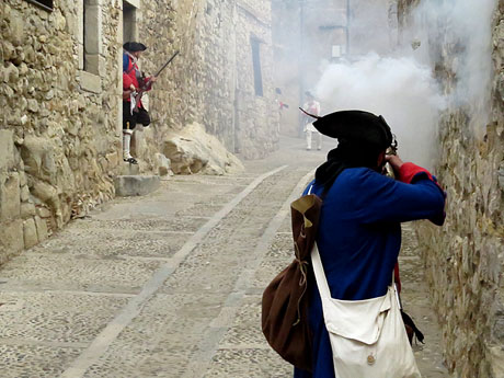 Girona resisteix! Jornades de recreaci&oacute; hist&ograve;rica de la Guerra de Successi&oacute;. Combat al portal de Sant Crist&ograve;fol