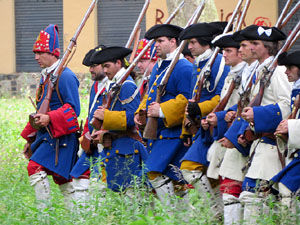 Girona resisteix! Jornades de recreaci&oacute; hist&ograve;rica de la Guerra de Successi&oacute;. La desfilada
