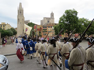 Girona resisteix! Jornades de recreaci&oacute; hist&ograve;rica de la Guerra de Successi&oacute;. La desfilada