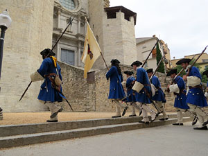 Girona resisteix! Jornades de recreaci&oacute; hist&ograve;rica de la Guerra de Successi&oacute;. La desfilada