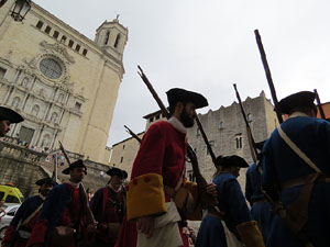 Girona resisteix! Jornades de recreaci&oacute; hist&ograve;rica de la Guerra de Successi&oacute;. La desfilada
