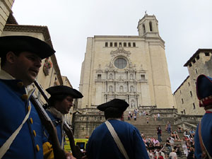 Girona resisteix! Jornades de recreaci&oacute; hist&ograve;rica de la Guerra de Successi&oacute;. La desfilada