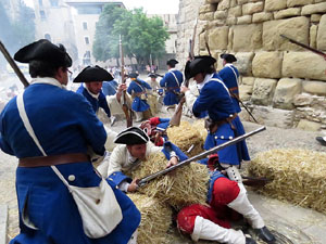Girona resisteix! Jornades de recreaci&oacute; hist&ograve;rica de la Guerra de Successi&oacute;. Combat a la pla&ccedil;a de Sant Dom&egrave;nec
