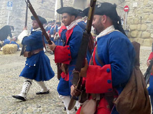 Girona resisteix! Jornades de recreaci&oacute; hist&ograve;rica de la Guerra de Successi&oacute;. Combat a la pla&ccedil;a de Sant Dom&egrave;nec