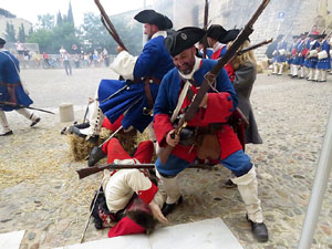 Girona resisteix! Jornades de recreaci&oacute; hist&ograve;rica de la Guerra de Successi&oacute;. Combat a la pla&ccedil;a de Sant Dom&egrave;nec