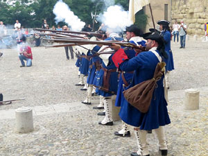 Girona resisteix! Jornades de recreaci&oacute; hist&ograve;rica de la Guerra de Successi&oacute;. Combat a la pla&ccedil;a de Sant Dom&egrave;nec