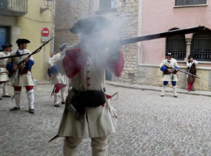 Girona resisteix! Jornades de recreaci&oacute; hist&ograve;rica de la Guerra de Successi&oacute;. Combat a la pla&ccedil;a dels Lledoners