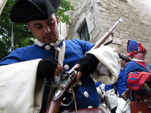 Girona resisteix! Jornades de recreaci&oacute; hist&ograve;rica de la Guerra de Successi&oacute;. Combat a la pla&ccedil;a dels Lledoners