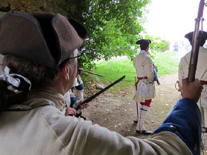 Girona resisteix! Jornades de recreaci&oacute; hist&ograve;rica de la Guerra de Successi&oacute;. Castell de Montju&iuml;c. Combat al pati d'armes