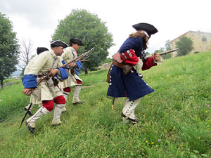 Girona resisteix! Jornades de recreaci&oacute; hist&ograve;rica de la Guerra de Successi&oacute;. Castell de Montju&iuml;c. Combat al pati d'armes