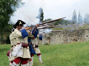 Girona resisteix! Jornades de recreaci&oacute; hist&ograve;rica de la Guerra de Successi&oacute;. Castell de Montju&iuml;c. Combat al pati d'armes