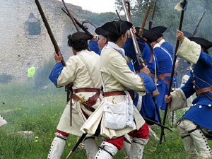Girona resisteix! Jornades de recreaci&oacute; hist&ograve;rica de la Guerra de Successi&oacute;. Castell de Montju&iuml;c. Combat al pati d'armes