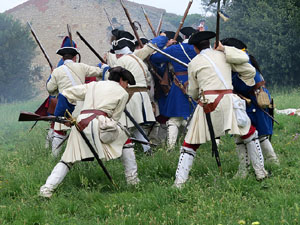 Girona resisteix! Jornades de recreaci&oacute; hist&ograve;rica de la Guerra de Successi&oacute;. Castell de Montju&iuml;c. Combat al pati d'armes