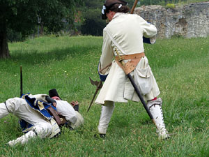 Girona resisteix! Jornades de recreaci&oacute; hist&ograve;rica de la Guerra de Successi&oacute;. Castell de Montju&iuml;c. Combat al pati d'armes