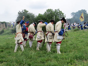 Girona resisteix! Jornades de recreaci&oacute; hist&ograve;rica de la Guerra de Successi&oacute;. Castell de Montju&iuml;c. Combat al pati d'armes