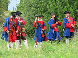Girona resisteix! Jornades de recreaci&oacute; hist&ograve;rica de la Guerra de Successi&oacute;. Castell de Montju&iuml;c. Presentaci&oacute; de les unitats