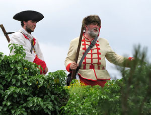 Girona resisteix! Jornades de recreaci&oacute; hist&ograve;rica de la Guerra de Successi&oacute;. Castell de Montju&iuml;c. Presentaci&oacute; de les unitats
