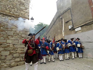 Girona resisteix! Jornades de recreaci&oacute; hist&ograve;rica de la Guerra de Successi&oacute;. Combat al carrer de Pere de Rocaberti
