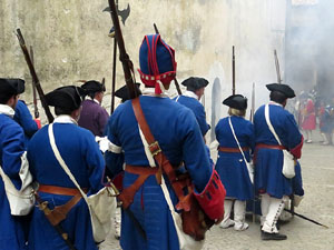 Girona resisteix! Jornades de recreaci&oacute; hist&ograve;rica de la Guerra de Successi&oacute;. Combat al carrer de Pere de Rocaberti