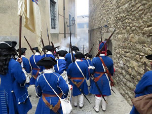 Girona resisteix! Jornades de recreaci&oacute; hist&ograve;rica de la Guerra de Successi&oacute;. Combat al carrer de Pere de Rocaberti