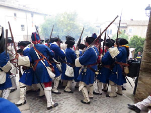 Girona resisteix! Jornades de recreaci&oacute; hist&ograve;rica de la Guerra de Successi&oacute;. Combat al carrer de Pere de Rocaberti