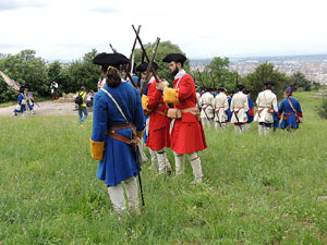 Girona resisteix! Jornades de recreaci&oacute; hist&ograve;rica de la Guerra de Successi&oacute;. Castell de Montju&iuml;c. Presentaci&oacute; de les unitats