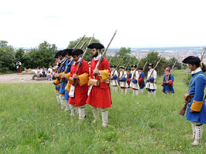Girona resisteix! Jornades de recreaci&oacute; hist&ograve;rica de la Guerra de Successi&oacute;. Castell de Montju&iuml;c. Presentaci&oacute; de les unitats
