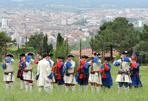 Girona resisteix! Jornades de recreaci&oacute; hist&ograve;rica de la Guerra de Successi&oacute;. Castell de Montju&iuml;c. Presentaci&oacute; de les unitats