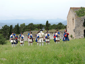 Girona resisteix! Jornades de recreaci&oacute; hist&ograve;rica de la Guerra de Successi&oacute;. Castell de Montju&iuml;c. Presentaci&oacute; de les unitats