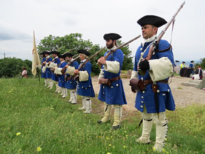 Girona resisteix! Jornades de recreaci&oacute; hist&ograve;rica de la Guerra de Successi&oacute;. Castell de Montju&iuml;c. Presentaci&oacute; de les unitats