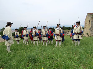 Girona resisteix! Jornades de recreaci&oacute; hist&ograve;rica de la Guerra de Successi&oacute;. Castell de Montju&iuml;c. Presentaci&oacute; de les unitats