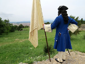 Girona resisteix! Jornades de recreaci&oacute; hist&ograve;rica de la Guerra de Successi&oacute;. Castell de Montju&iuml;c. Presentaci&oacute; de les unitats